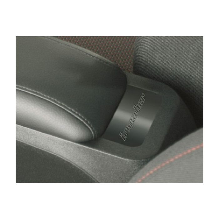 Exclusive centre armrest